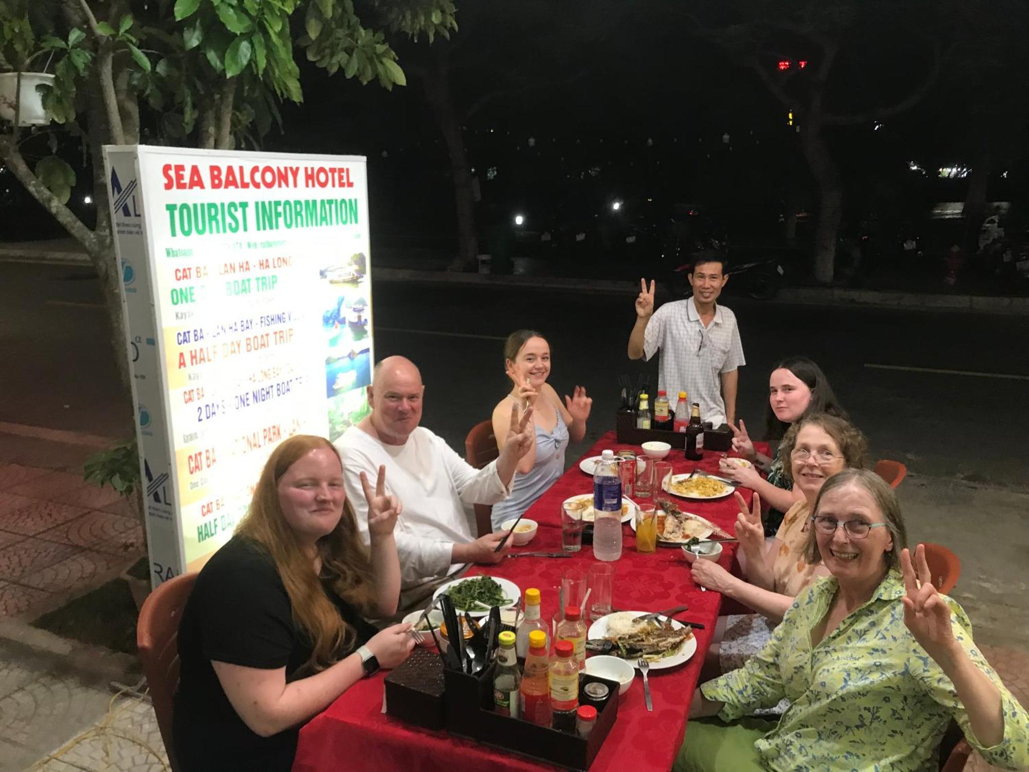 Sea Balcony Hotel Dong Khe Sau Bagian luar foto
