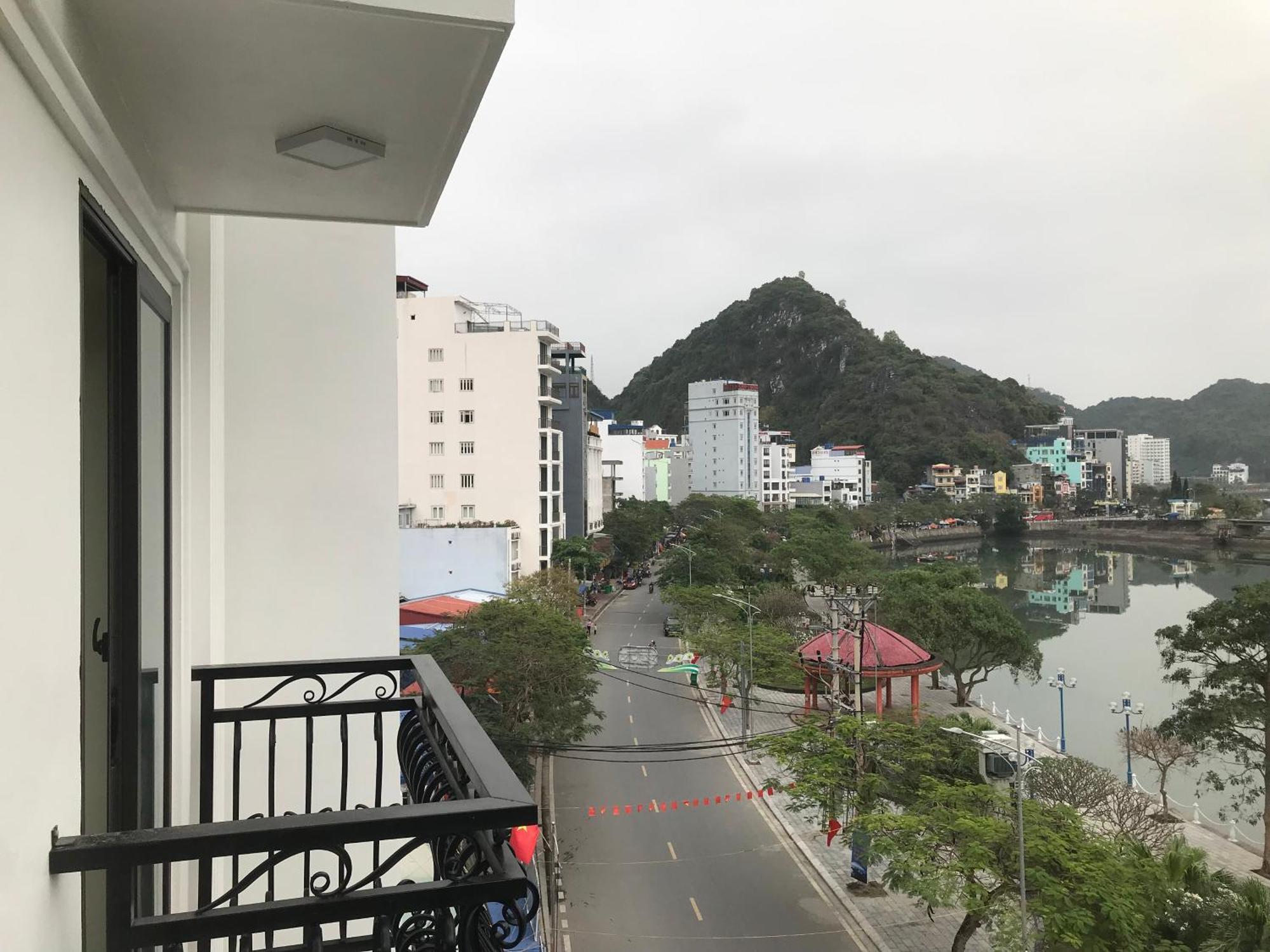 Sea Balcony Hotel Dong Khe Sau Bagian luar foto