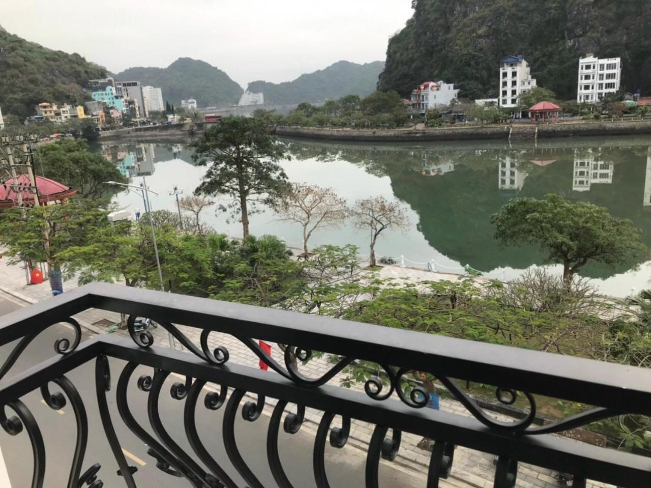 Sea Balcony Hotel Dong Khe Sau Bagian luar foto